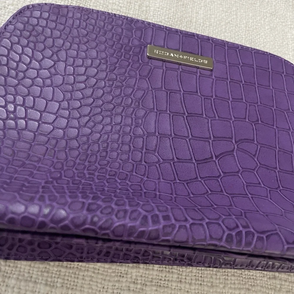 Rodan and Fields Purple Snake Skin Cosmetic‎ Bag Makeup NEW Zip Up